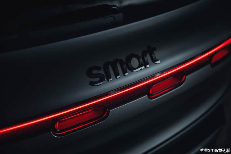 配备磨砂车漆/熏黑尾标 smart精灵#5 BRABUS超能版最新预告图